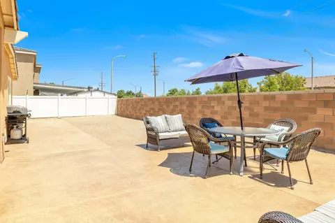 Exterior - 39128 Cocobola Ct, Palmdale, CA 93551 photo 5 of 12