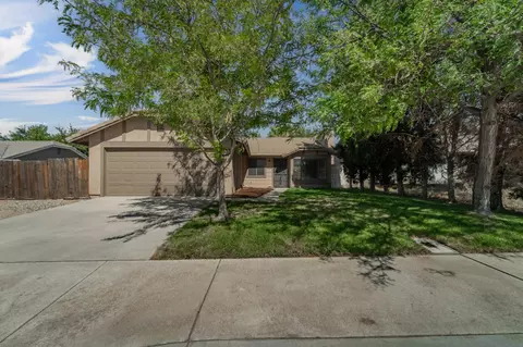 42818 Sunny Ln, Lancaster, CA 93536