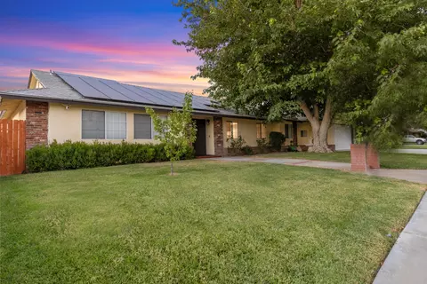 1701 Staffordshire Dr, Lancaster, CA 93534