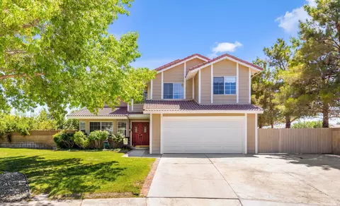 3334 Denise Ct, Lancaster, CA 93536