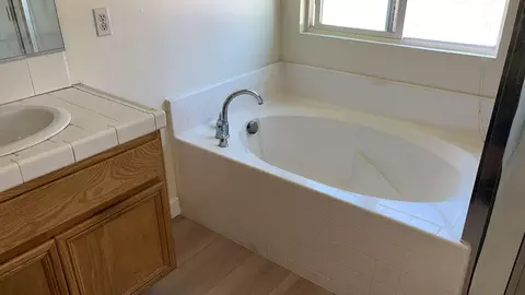 Bath - 2753 Norberry St, Lancaster, CA 93535 photo 1 of 1