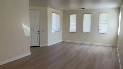Living - 2753 Norberry St, Lancaster, CA 93535 photo 7 of 10