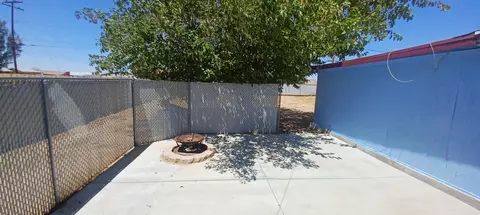 Exterior - 24357 Sage Ave, Boron, CA 93516 photo 2 of 6