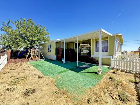 2001 Windbreak Dr # 1, Rosamond, CA 93560 photo 3