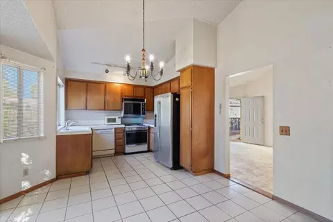 2026 Cape Cod Ln, Palmdale, CA 93550 photo 12