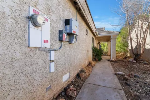 2026 Cape Cod Ln, Palmdale, CA 93550 photo 5