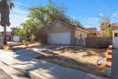 2026 Cape Cod Ln, Palmdale, CA 93550 photo 4