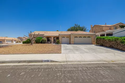 12449 Stillwater Dr, Victorville, CA 92395