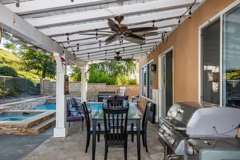 29026 Discovery Ridge Dr, Santa Clarita, CA 91390 photo 37