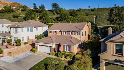 29026 Discovery Ridge Dr, Santa Clarita, CA 91390 photo 5