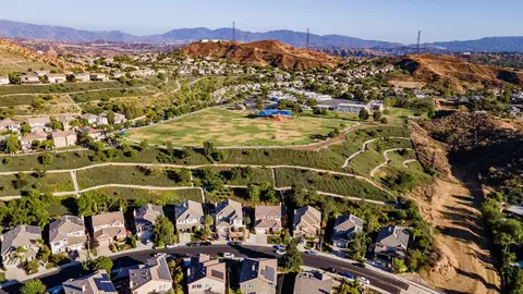 29026 Discovery Ridge Dr, Santa Clarita, CA 91390 photo 46