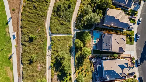 29026 Discovery Ridge Dr, Santa Clarita, CA 91390 photo 7