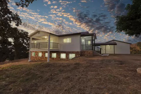 Exterior - 17420 Alsab Pl, Tehachapi, CA 93561 photo 14 of 15