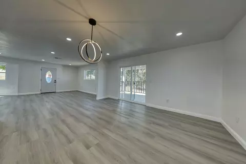 Living - 17420 Alsab Pl, Tehachapi, CA 93561 photo 9 of 9