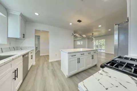 Kitchen - 17420 Alsab Pl, Tehachapi, CA 93561 photo 6 of 6
