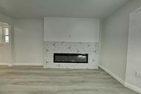 Living - 17420 Alsab Pl, Tehachapi, CA 93561 photo 4 of 9