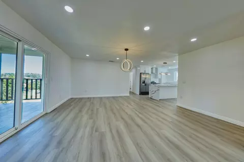 Living - 17420 Alsab Pl, Tehachapi, CA 93561 photo 7 of 9