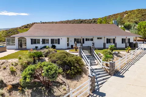 39900 95th St W, Leona Valley, CA 93551