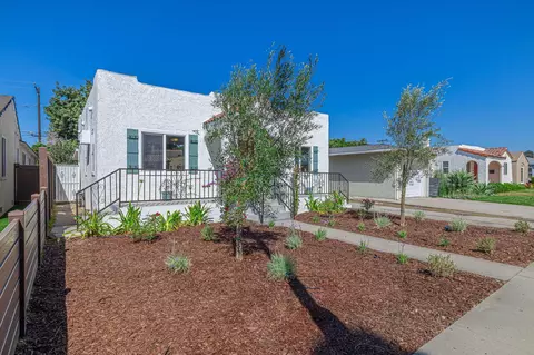 Exterior - 2329 Easy Ave, Long Beach, CA 90810 photo 2 of 11