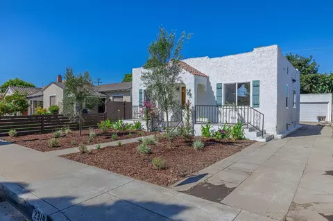 Exterior - 2329 Easy Ave, Long Beach, CA 90810 photo 3 of 11