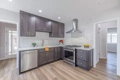 Kitchen - 2329 Easy Ave, Long Beach, CA 90810 photo 1 of 2