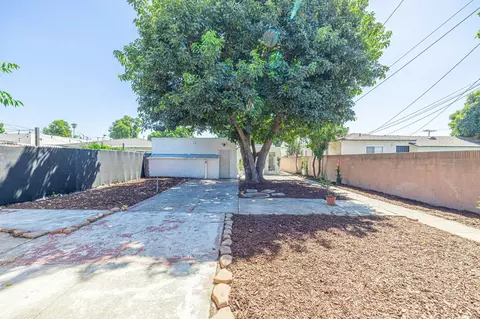 Exterior - 2329 Easy Ave, Long Beach, CA 90810 photo 11 of 11