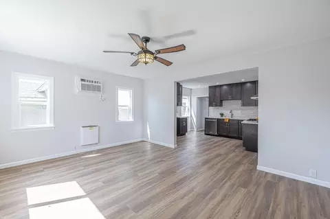 Living - 2329 Easy Ave, Long Beach, CA 90810 photo 1 of 5
