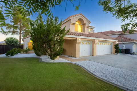 6044 Catalina Ln, Palmdale, CA 93552