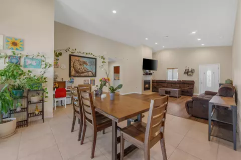 43725 Byron Dr, Lancaster, CA 93535 photo 9