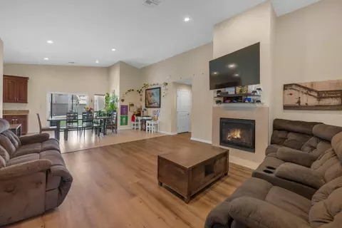 43725 Byron Dr, Lancaster, CA 93535 photo 5