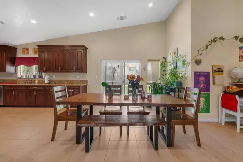 43725 Byron Dr, Lancaster, CA 93535 photo 8