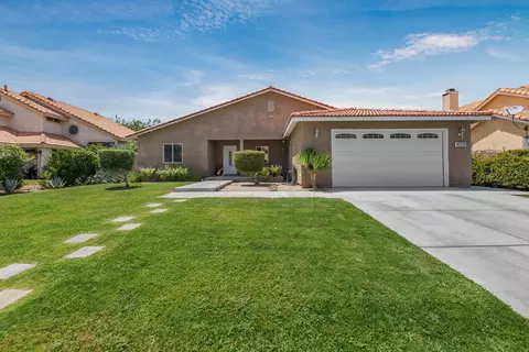 43725 Byron Dr, Lancaster, CA 93535