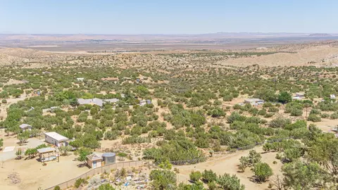 Four Winds Road, Juniper Hills, CA 93543 photo 11