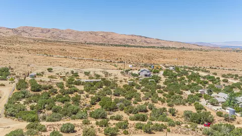 Four Winds Road, Juniper Hills, CA 93543 photo 3