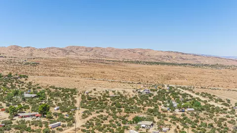 Four Winds Road, Juniper Hills, CA 93543 photo 8