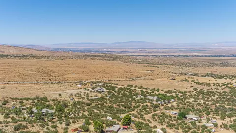 Four Winds Road, Juniper Hills, CA 93543 photo 9