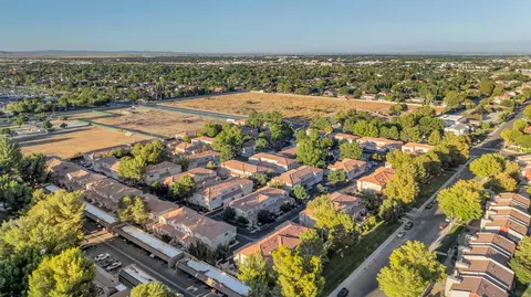 43447 30 St W St W #1, Lancaster, CA 93536