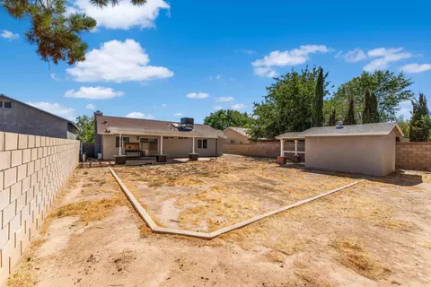Exterior - 1315 Ave J5 E, Lancaster, CA 93535 photo 4 of 8