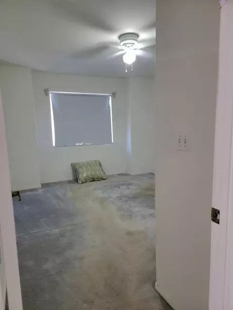 Bedroom - 16138 Burning Tree Dr, Llano, CA 93544 photo 3 of 8