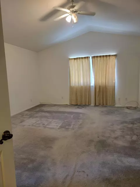 Bedroom - 16138 Burning Tree Dr, Llano, CA 93544 photo 6 of 8