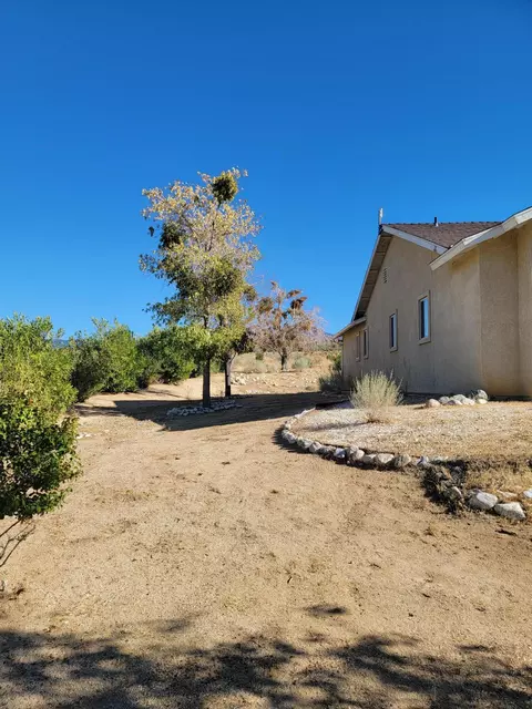 Exterior - 16138 Burning Tree Dr, Llano, CA 93544 photo 2 of 6