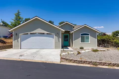 21276 White Pine Dr, Tehachapi, CA 93561