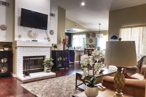 44138 Sunmist Ct, Lancaster, CA 93535