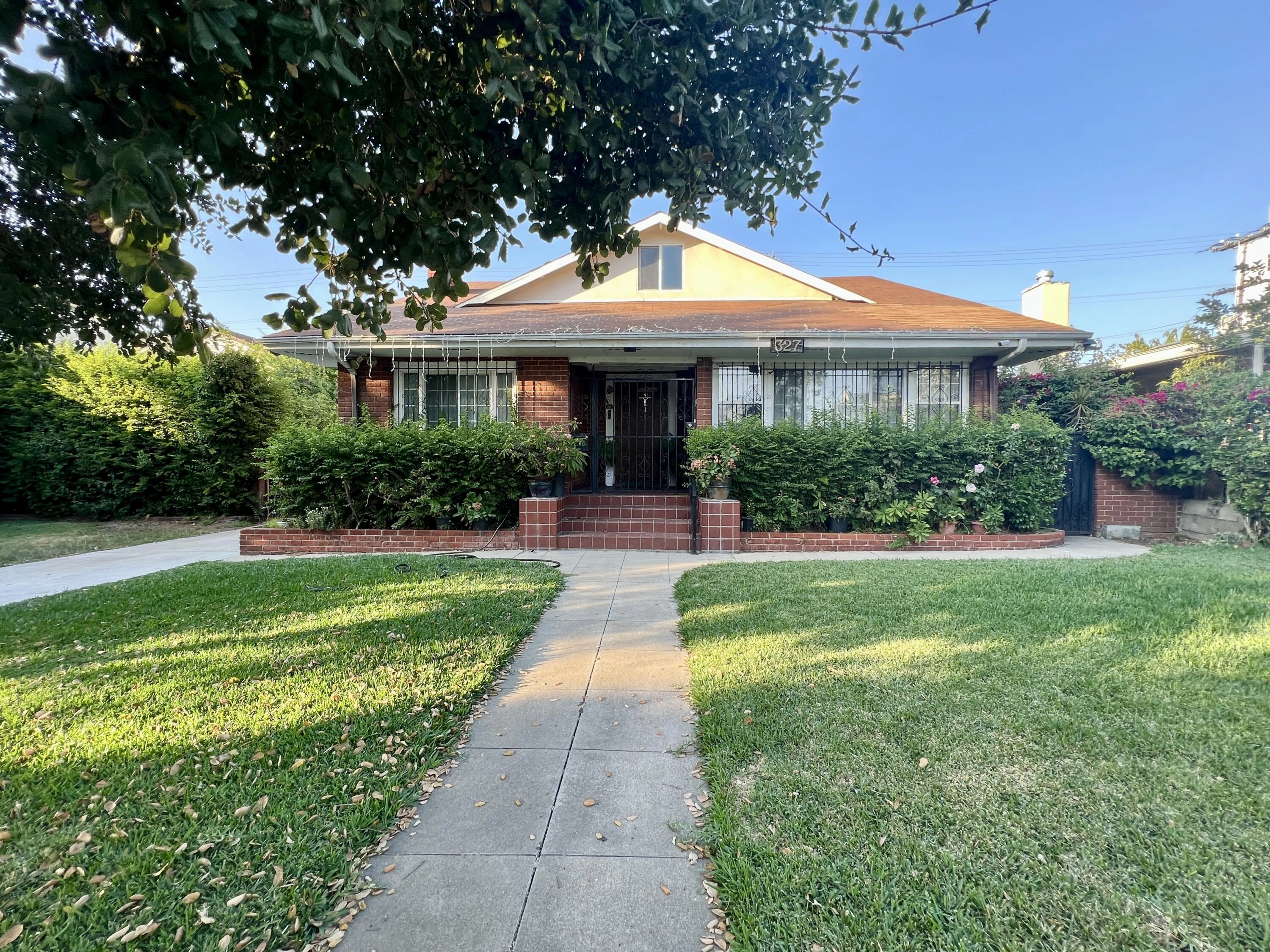 327 Vine St  
