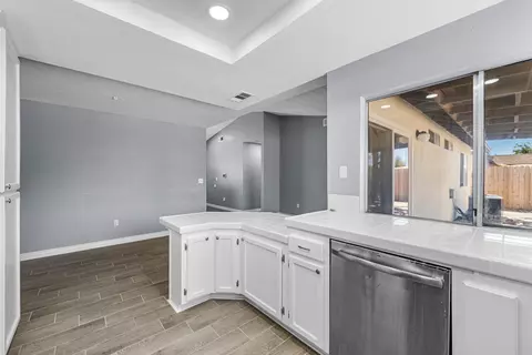 Kitchen - 45325 Bison Cir, Lancaster, CA 93535 photo 4 of 4