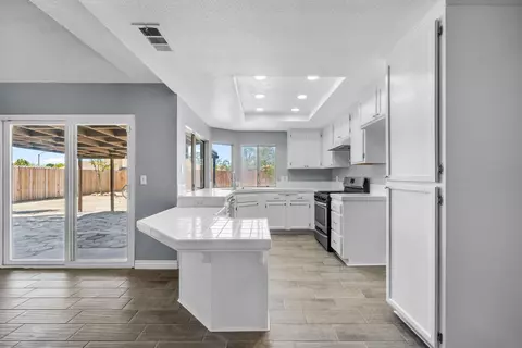 Kitchen - 45325 Bison Cir, Lancaster, CA 93535 photo 1 of 4