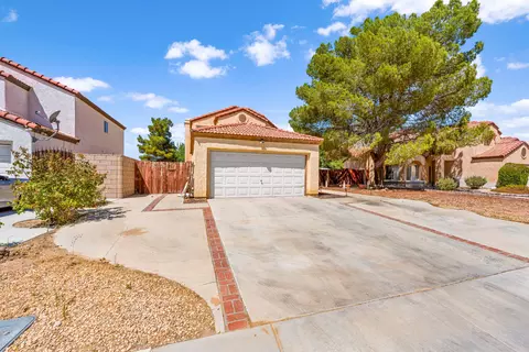 44703 17th St E, Lancaster, CA 93535 photo 2