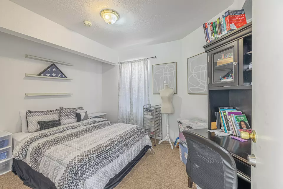 Bedroom - 45726 Berkshire St, Lancaster, CA 93534 photo 7 of 8