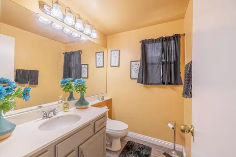 Bath - 45726 Berkshire St, Lancaster, CA 93534 photo 1 of 3