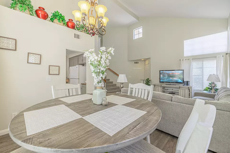 Dining - 45726 Berkshire St, Lancaster, CA 93534 photo 2 of 5